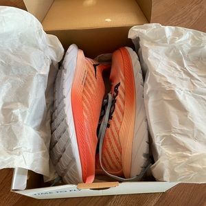 Hoka Women’s Mach 5 -Peach Parfait NWT